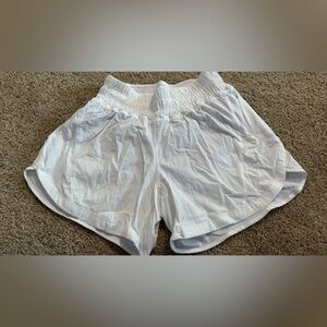 Lululemon White Athletic Shorts Size 4 Built-In Liner Lightweight Run Gym